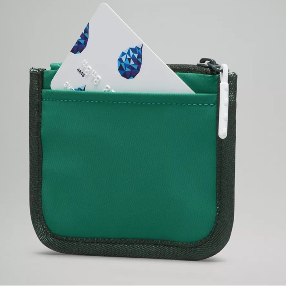 NWT Lululemon True Identity Card Case - Picture 2 of 8
